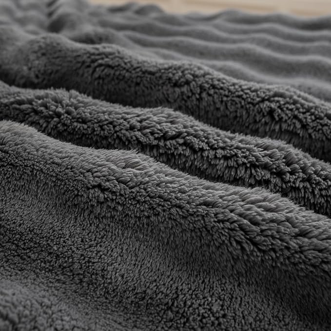 YUSOKI Luxury 3D Bubble Throw Blanket 3.1lb,All Ages,Home Decoration, (Grey,60 * 80inches)-Ruum Studio Home