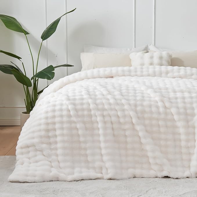 NEWCOSPLAY Faux Fur Queen Blanket Ivory Bubble Blanket Thick Warm Soft for Couch Sofa Bed 550GSM (Ivory, Queen(90"x90"))-Ruum Studio Home