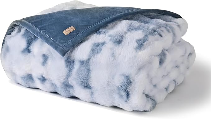 EVERGRACE Ultra Soft Luxury Fluffy Ridgeline Faux Rabbit Fur Throw Blanket, Thick Warm Bubble Throw for Bed, Cozy Plush Reversible Blankets for Couch, Chair, Sofa, Cloud Blue, 50x60 Inches, 870 GSM-Ruum Studio Home