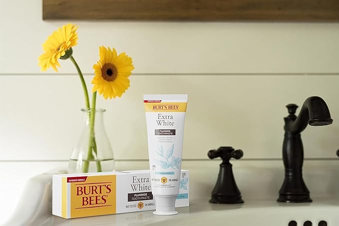 Burt's Bees Extra White Toothpaste, Fluoride Toothpaste, Natural Flavor, Mountain Mint, 4.7 oz, Pack of 3-Ruum Studio Home