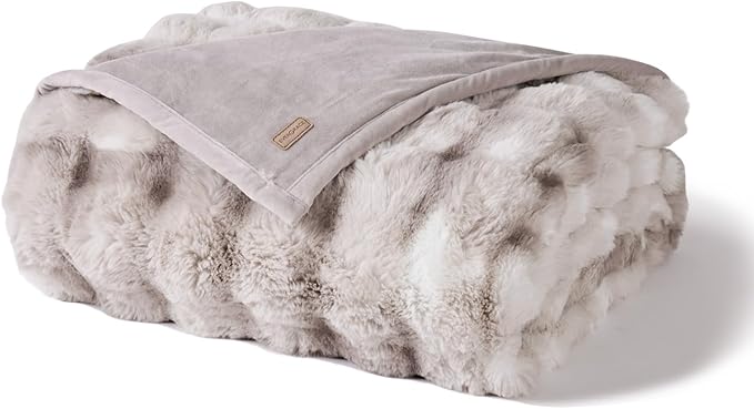 EVERGRACE Ultra Soft Luxury Fluffy Ridgeline Faux Rabbit Fur Throw Blanket, Thick Warm Bubble Throw for Bed, Cozy Plush Reversible Blankets for Couch, Chair, Sofa, Light Grey, 80x90 Inches, 870 GSM-Ruum Studio Home