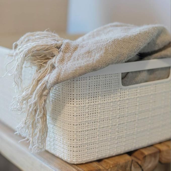 Curver Set of 6 Jute Medium Decorative Plastic Organization and Storage Baskets, Perfect Bins for Home Office, Closet Shelves, Kitchen Pantry and All Bedroom Essentials, White-Ruum Studio Home