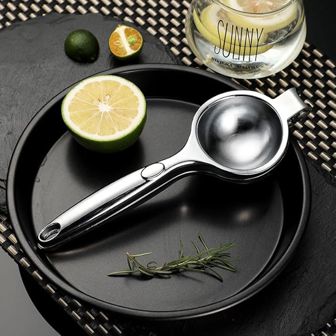 Lemon Squeezer, Heavy Duty Zinc Manual Lemon Juicer, Threaded Groove Fresh Small Oranges Limes Juicer Hand Press Manual Citrus Juicer Press for Home Restaurant Kitchen Accessories Utensils(Sliver)-Ruum Studio Home
