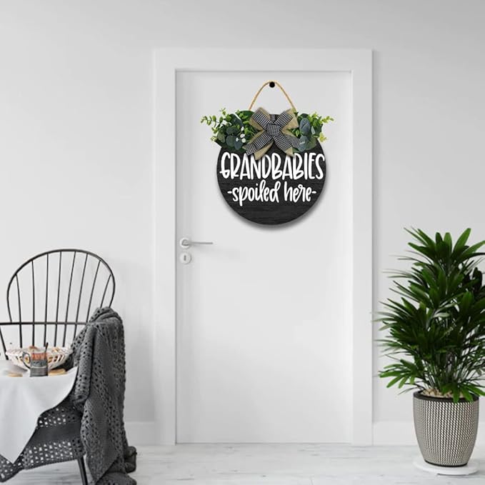 Grandbabies Spoiled Here Hanging Wall Sign for Front Door Home Kitchen Decor Rustic Wooden Round Sign Wall Decoration for Kitchen Dining Room Living Room Bedroom Outdoor-Ruum Studio Home