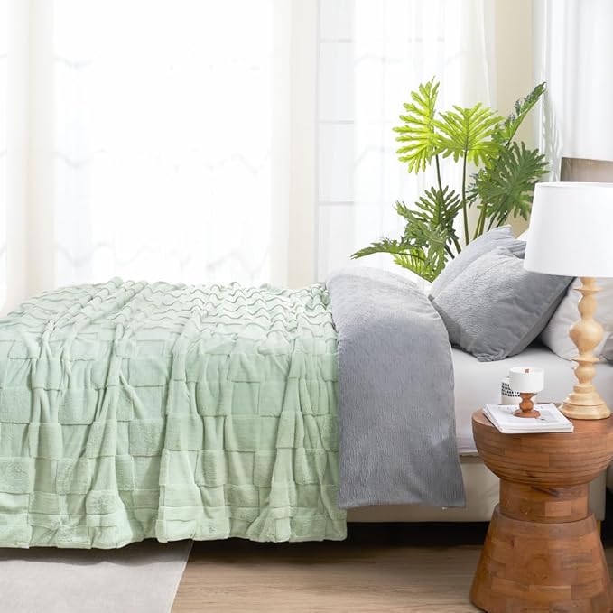 Cozy Bliss Checkered White Faux Rabbit Fur Throw Blanket, Soft Fuzzy Fluffy Minky Cream Furry Blankets for Couch, Bed (Sage Green, King(108" x 90")-Ruum Studio Home