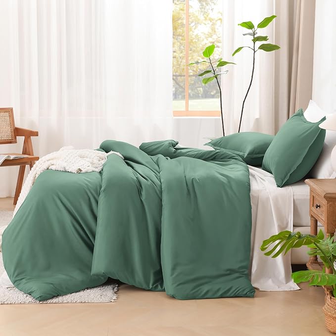 Litanika Comforters Queen Size Haze Green, 3 Pieces Lightweight Solid Bedding Set & Collections, All Season Fluffy Bed Set (90x90 Inches Comforter & 2 Pillowcases)-Ruum Studio Home