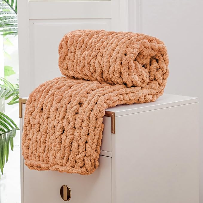 WESHIONGOO Chunky Knit Blanket Throw Knitted Throw Blankets for Couch Bed Fluffy Soft Blanket with Jumbo Chenille Yarn Thick 100% Handmade(40"*40")-Ruum Studio Home