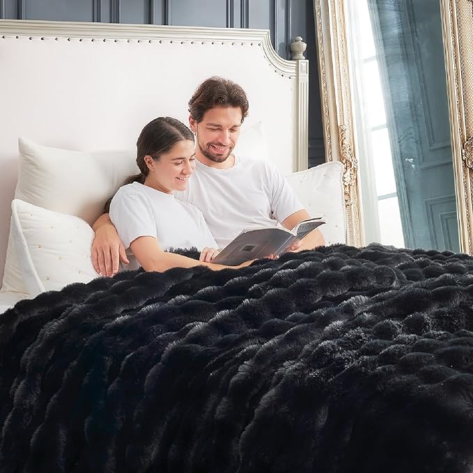 Cozy Bliss Faux Fur Throw Blanket for Couch, Fuzzy Soft Plush Thick Bubble Blanket for Sofa Bedroom Living Room, 108 * 90 Inches Black-Ruum Studio Home