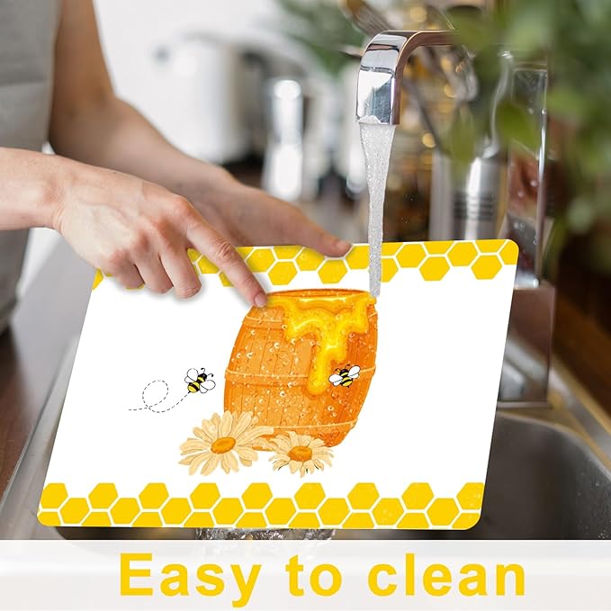 Honey Bee Placemats Set of 6 Summer Plastic Table Mats Yellow Bee Theme Placemats Washable Farmhouse Rustic Holiday Table Decoration for Indoor Outdoor Party Kitchen Dining-Ruum Studio Home