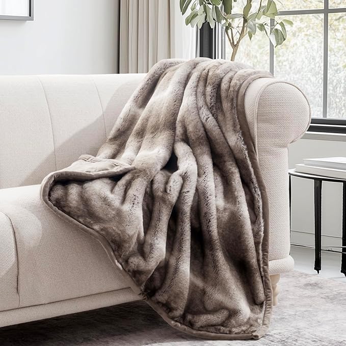 Ultra Soft Luxury Fluffy Mink Faux Fur Throw Blanket, Thick Warm Fall Winter Blankets for Bed, Couch, Cozy Plush Reversible Blanket for Chair, Sofa (Ombré Hazel Brown, 50"x60")-Ruum Studio Home