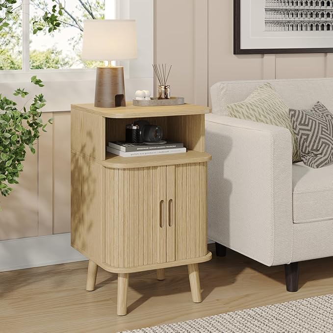 Alohappy Mid Century Modern End Table, Fluted Wood Nightstand with Sliding Tambour Door, Curved Round Edge Side Table with Storage Cabinet for Bedroom, Living Room, Natural Oak-Ruum Studio Home
