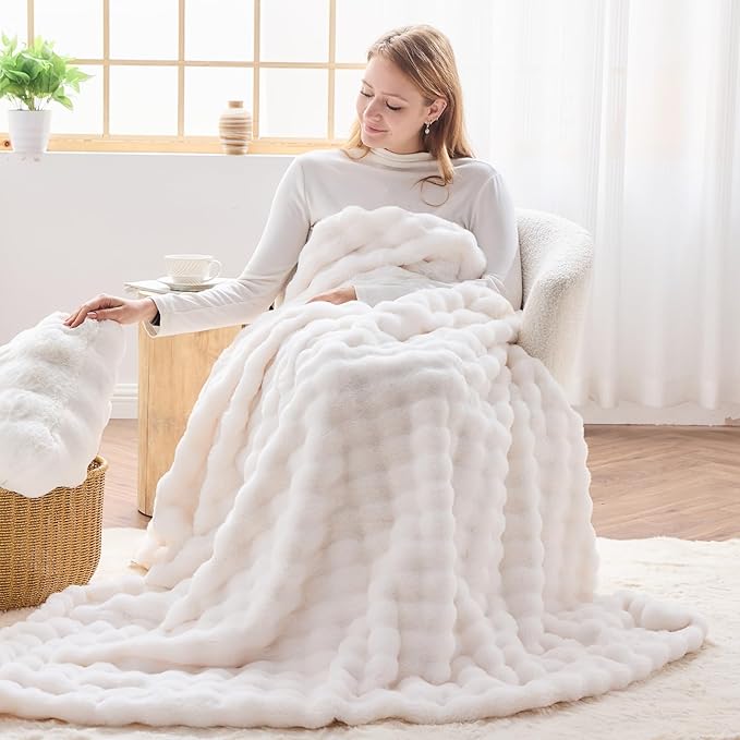 NEWCOSPLAY Faux Fur Throw Blanket Ivory Bubble Blanket Thick Warm Soft for Couch Sofa Bed 550GSM (Ivory, Throw(50"x60"))-Ruum Studio Home