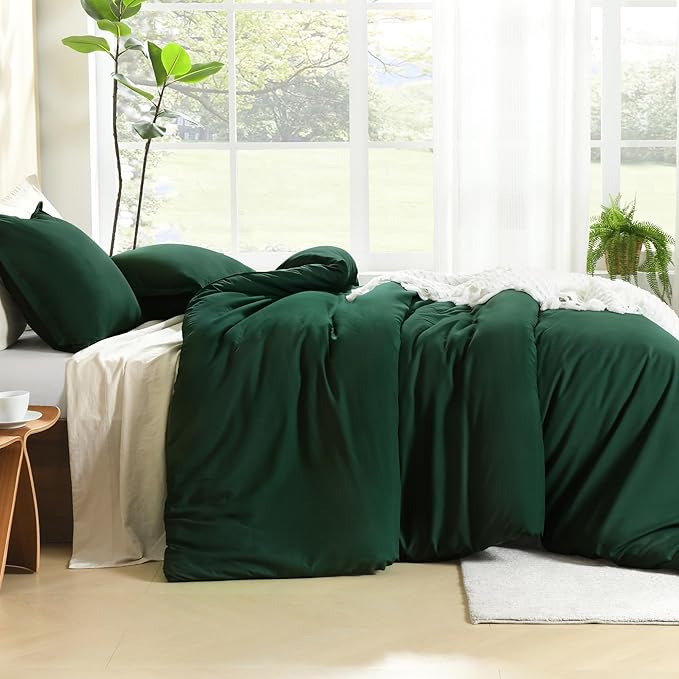 Litanika Comforters Emerald Green Oversized King Size, 3 Pieces Lightweight Solid Bedding Comforter Set, All Season Fluffy Bed Set (120x98In Comforter & 2 Pillowcases)-Ruum Studio Home