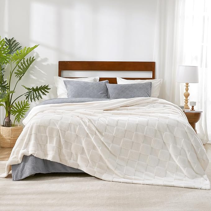 Cozy Bliss Checkered White Large Faux Rabbit Fur California King Size Bed Blanket, Soft Fuzzy Fluffy Minky Cream Furry Blankets for Couch, Bed (90 * 108 Inches Ivory)-Ruum Studio Home