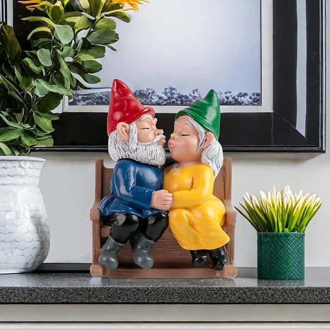 Kiss Garden Gnome Statue Valentine's Day Gifts Couple in Love Collectible Figurine Mr and Mrs Gnome Statue Lover Couple Figurine Romantic Gnome Statue Indoor Outdoor Garden Yard Home Décor-Ruum Studio Home