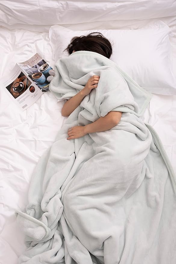 Mellowdy Extra Thick Hearty Plush Flannel Blanket (Pale Mint, 60x80) - 500GSM Twin Size Warm Blanket for Winter, Fall | Soft, Fluffy, Cuddly, Perfect for Bed, Oversized Throw for Couch, Sofa-Ruum Studio Home