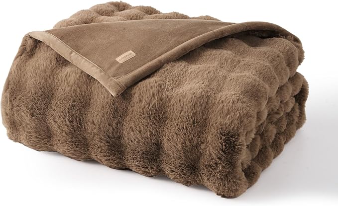 EVERGRACE Ultra Soft Luxury Fluffy Faux Rabbit Fur Throw Blanket, Thick Warm Fuzzy Blankets for Bed, Cozy Plush Reversible Blanket for Couch, Chair, Sofa, Natural Tan, 50x60 Inches, 870 GSM-Ruum Studio Home