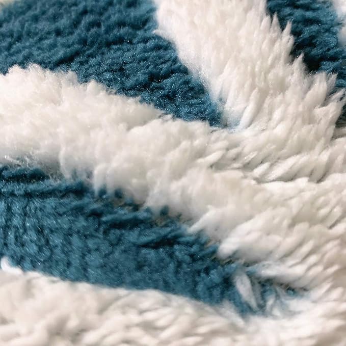 UKELER Navy Blue Flannel Sherpa Throw 60'' x 50'' New Blanket Ultra Plush Lightweight Throw Blanket Luxury Soft Warm Fuzzy Blanket Throws for Bed/Couch/Sofa/Office/Camping-Ruum Studio Home