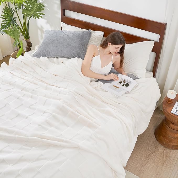 Cozy Bliss Checkered White Faux Rabbit Fur Throw Blanket, Soft Fuzzy Fluffy Minky Cream Furry Blankets for Couch, Bed (50 * 60 Inches Ivory)-Ruum Studio Home