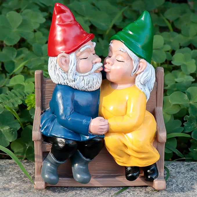 Kiss Garden Gnome Statue Valentine's Day Gifts Couple in Love Collectible Figurine Mr and Mrs Gnome Statue Lover Couple Figurine Romantic Gnome Statue Indoor Outdoor Garden Yard Home Décor-Ruum Studio Home