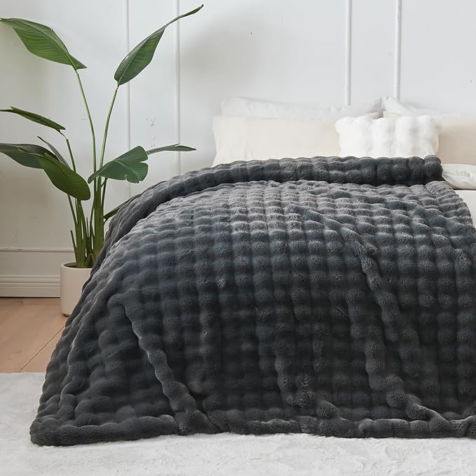 NEWCOSPLAY Faux Fur Twin Blanket Grey Bubble Blanket Thick Warm Soft for Couch Sofa Bed 550GSM (Grey, Twin(60"x80"))-Ruum Studio Home