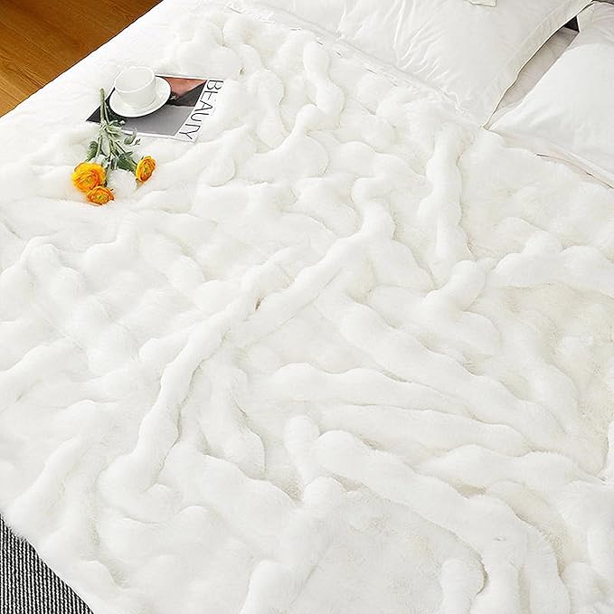 UKELER White Faux Fur Throw Blanket Large Super Soft Fluffy Bed Blankets Throws for Bedroom, Living Room, Couch, Sofa, Office, Camping Plush Furry Blanket 60''x80''-Ruum Studio Home
