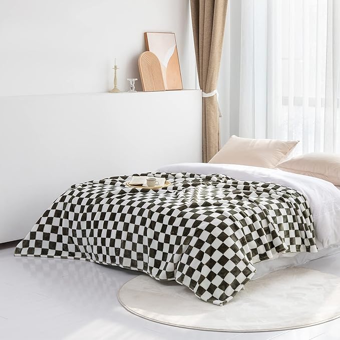 LOMAO Throw Blankets Flannel Blanket with Checkerboard Grid Pattern Soft Throw Blanket for Couch, Bed, Sofa Luxurious Warm and Cozy for All Seasons (Dark Olive, 90"x110")-Ruum Studio Home