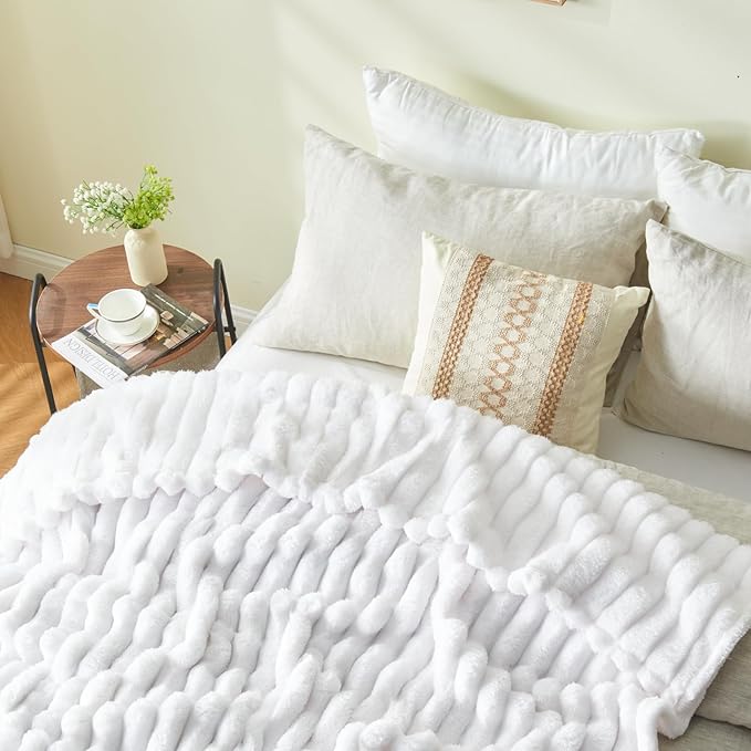NEWCOSPLAY Super Soft Queen Blanket White Premium Silky Flannel Fleece 3D Ribbed Jacquard Lightweight Bed Blanket All Season Use (White Ribbed, Queen(90"x90"))-Ruum Studio Home