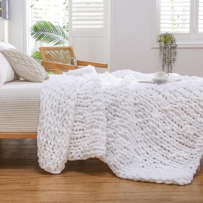 WESHIONGOO Chunky Knit Blanket Throw Knitted Throw Blankets for Couch Bed Fluffy Soft Blanket with Jumbo Chenille Yarn Thick 100% Handmade (White, 50"×60")-Ruum Studio Home