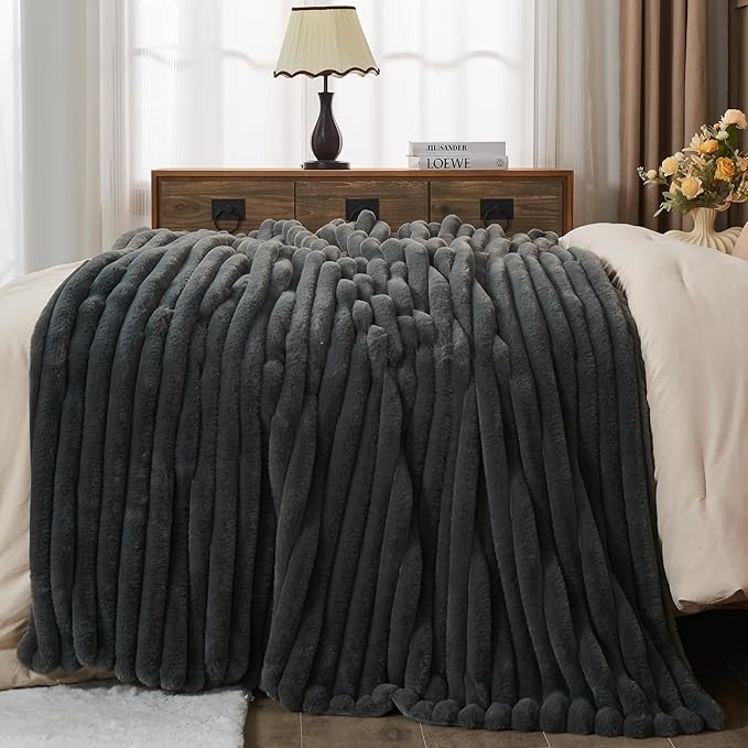 NEWCOSPLAY Faux Fur Throw Blanket Grey 3D Ribbed Plush Thick Warm Blanket for Couch Sofa Bed 850GSM (Grey Ribbed, Throw(50"x60"))-Ruum Studio Home