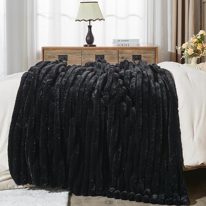 NEWCOSPLAY Faux Fur Throw Blanket Black 3D Ribbed Plush Thick Warm Blanket for Couch Sofa Bed 850GSM (Black Ribbed, Throw(50"x60"))-Ruum Studio Home