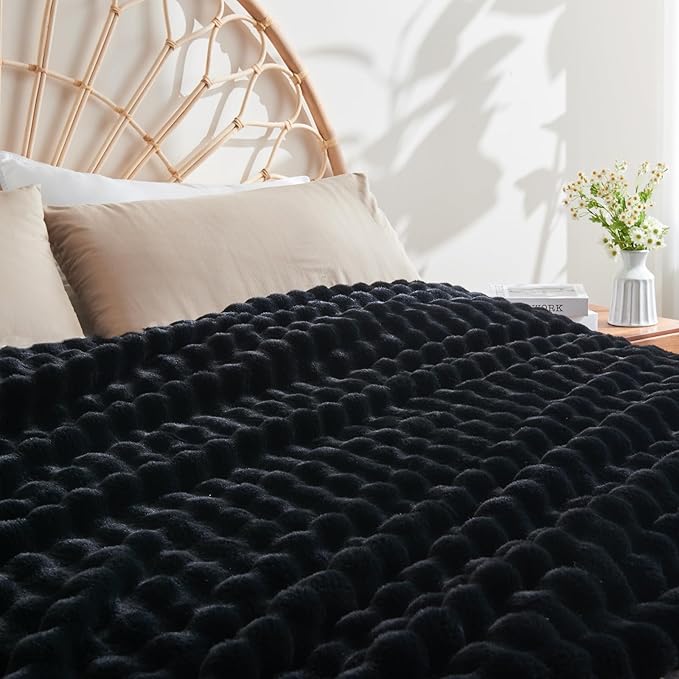 NEWCOSPLAY Faux Fur Throw Blanket Black Bubble Blanket Thick Warm Soft for Couch Sofa Bed 550GSM (Black, Throw(50"x60"))-Ruum Studio Home
