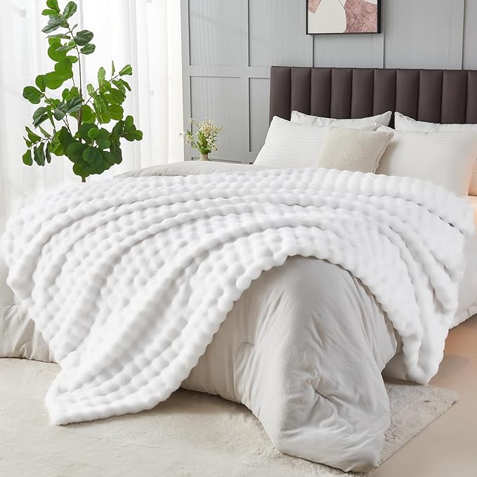 NEWCOSPLAY Faux Fur Twin Blanket White Bubble Blanket Thick Warm Soft for Couch Sofa Bed 550GSM (White, Twin(60"x80"))-Ruum Studio Home