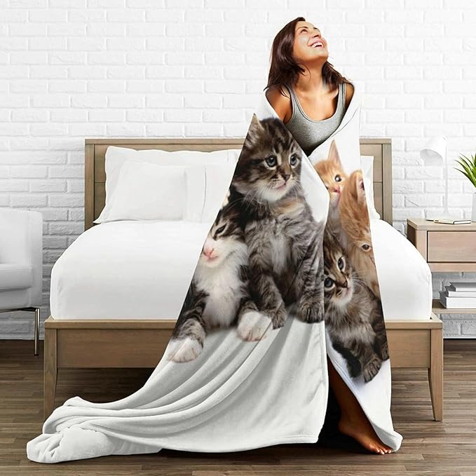 HGOD DESIGNS Cats Throw Blanket Ultra Soft Warm All Season Kittens Family Cats Decorative Fleece Blankets for Bed Chair Car Sofa Couch Bedroom 40"X50"-Ruum Studio Home