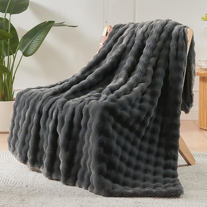 NEWCOSPLAY Faux Fur Twin Blanket Grey Bubble Blanket Thick Warm Soft for Couch Sofa Bed 550GSM (Grey, Twin(60"x80"))-Ruum Studio Home