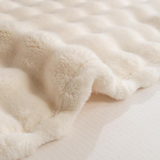 YUSOKI Luxury 3D Bubble Throw Blanket 3.1lb,All Ages,Home Decoration, (Ivory,60 * 80inches)-Ruum Studio Home