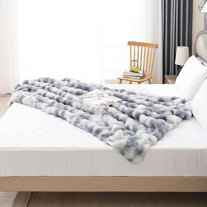 Latepis Faux Fur Fluffy Blanket for Couch, Super Soft Luxury Faux Fur Bubble Plush Thick Warm Cozy Fuzzy Twin Blanket for All Seasons, 60” x 80”, Tie-dye Blue, 860GSM-Ruum Studio Home