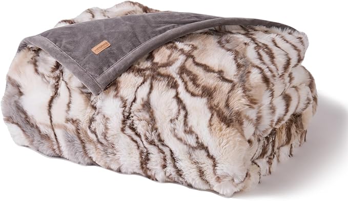 EVERGRACE Ultra Soft Luxury Fluffy Ridgeline Faux Rabbit Fur Throw Blanket, Thick Warm Bubble Throw for Bed, Cozy Plush Reversible Blankets for Couch, Chair, Sofa, Beige & Gray, 50x60 Inches, 870 GSM-Ruum Studio Home