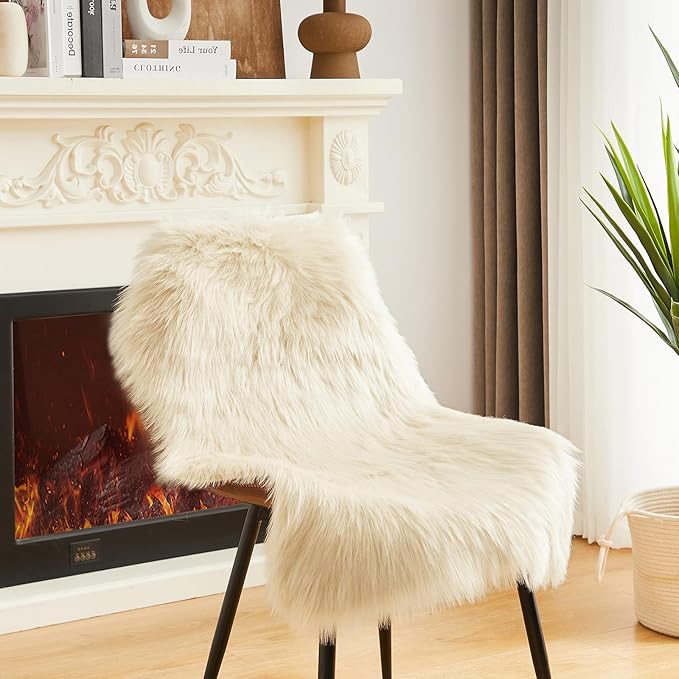 AMTOVO Faux Fur Rug, Beige Small Area Rug, Fluffy Sheepskin Rug, Fuzzy Ultra Soft 2 x 3 ft Shag Rugs for Bedroom Sofa Throw Cushion Room Decor, Sheepskin-Ruum Studio Home