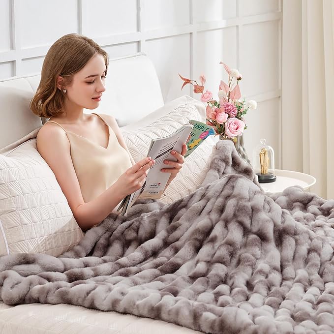Ultra Soft Luxury Faux Fur Twin Blanket for Counch,Fuzzy Fluffy Plush Warm Cozy Elegant Wrinkled Blanket for Sofa Bedroom Living Room,（60"x80",Tie-dye Taupe）-Ruum Studio Home