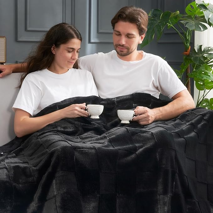 Cozy Bliss Checkered Faux Rabbit Fur Black Throw Blanket, Soft Fuzzy Fluffy Minky Furry Plush Blankets for Couch, Bed (50 * 60 Inches Black)-Ruum Studio Home