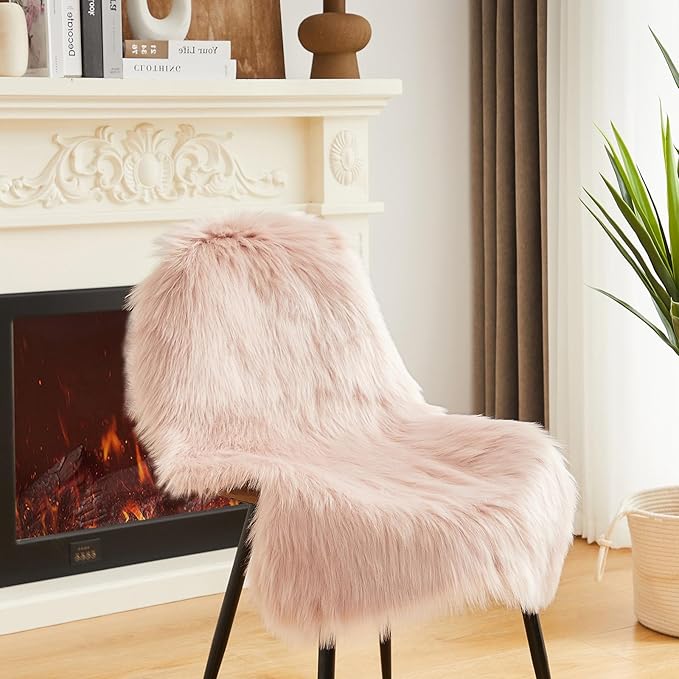 AMTOVO Faux Fur Rug, Pink Small Area Rug, Fluffy Sheepskin Rug, Fuzzy Ultra Soft 2 x 3 ft Shag Rugs for Bedroom Sofa Throw Cushion Room Decor, Sheepskin-Ruum Studio Home
