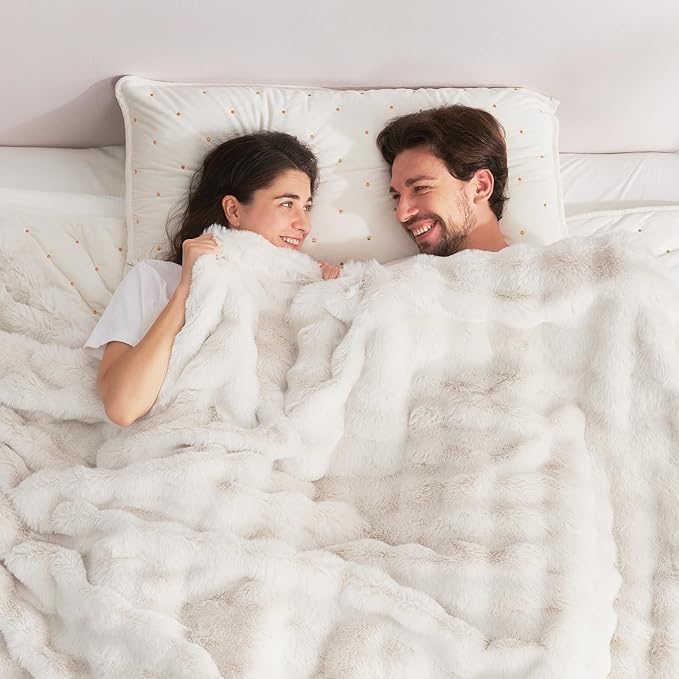 Cozy Bliss Faux Fur Throw Blanket for Couch, Fuzzy Soft Plush Thick Bubble Blanket for Sofa Bedroom Living Room, 90 * 90 Inches Cream White-Ruum Studio Home