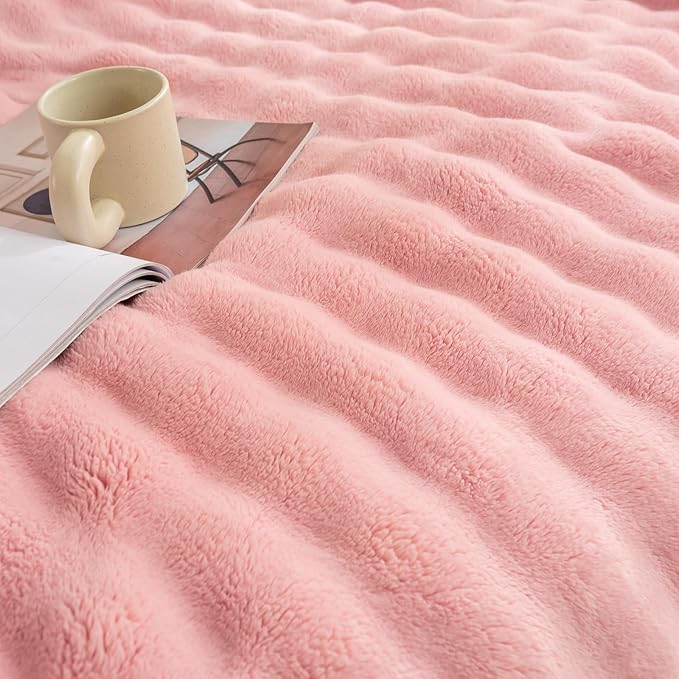 YUSOKI Luxury 3D Bubble Throw Blanket 2lb,All Ages,Home Decoration, (Light Pink,50 * 60inches)-Ruum Studio Home
