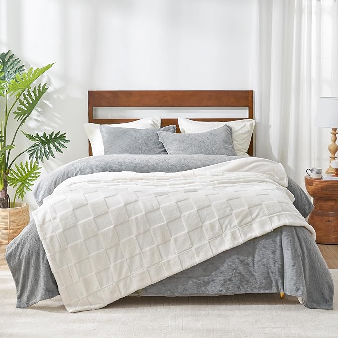 Cozy Bliss Checkered White Large Faux Rabbit Fur Twin Bed Blanket, Soft Fuzzy Fluffy Minky Cream Furry Blankets for Couch, Bed, Adults (60 * 80 Inches Ivory)-Ruum Studio Home