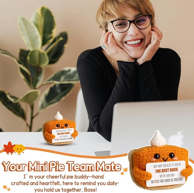 Crochet Pumpkin Pie Gift Idea for Boss – Funny Handmade Appreciation Plush with card “Best Boss” – Farewell Gifts for Women Men, Office Desk Decor, Mini Thank You Token for Manager, Supervisor, Leader-Ruum Studio Home