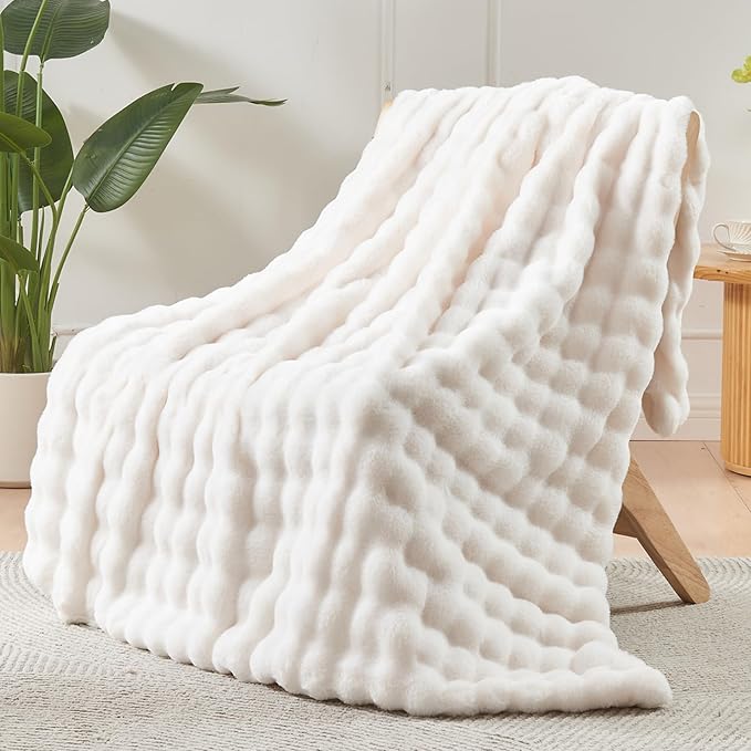 NEWCOSPLAY Faux Fur Queen Blanket Ivory Bubble Blanket Thick Warm Soft for Couch Sofa Bed 550GSM (Ivory, Queen(90"x90"))-Ruum Studio Home