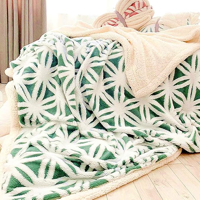 UKELER Green Flannel Sherpa Throws 60'' x 50'' New Blanket Ultra Plush Lightweight Throw Blanket Luxury Soft Warm Fuzzy Blanket Throws for Bed/Couch/Sofa/Office/Camping-Ruum Studio Home