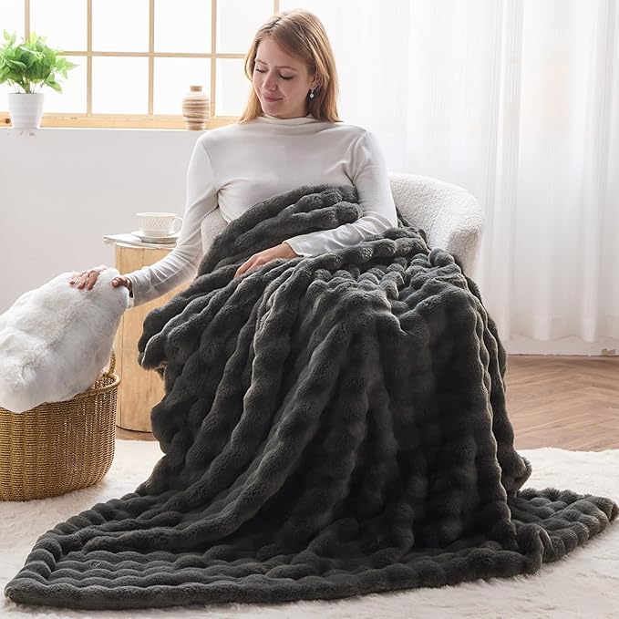NEWCOSPLAY Faux Fur Twin Blanket Grey Bubble Blanket Thick Warm Soft for Couch Sofa Bed 550GSM (Grey, Twin(60"x80"))-Ruum Studio Home