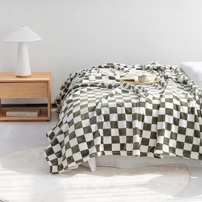LOMAO Throw Blankets Flannel Blanket with Checkerboard Grid Pattern Soft Throw Blanket for Couch, Bed, Sofa Luxurious Warm and Cozy for All Seasons (Dark Olive, 90"x90")-Ruum Studio Home